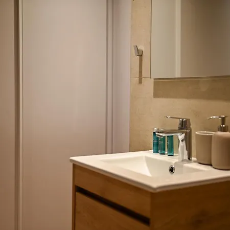 The 1 -nicosia Elite Stay- Gym Pool 24h Concierge דירה ניקוסיה